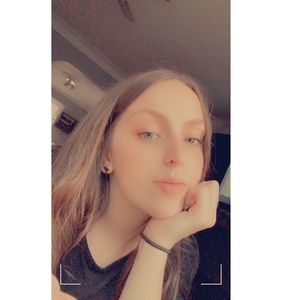 Meet your Posher, Abby